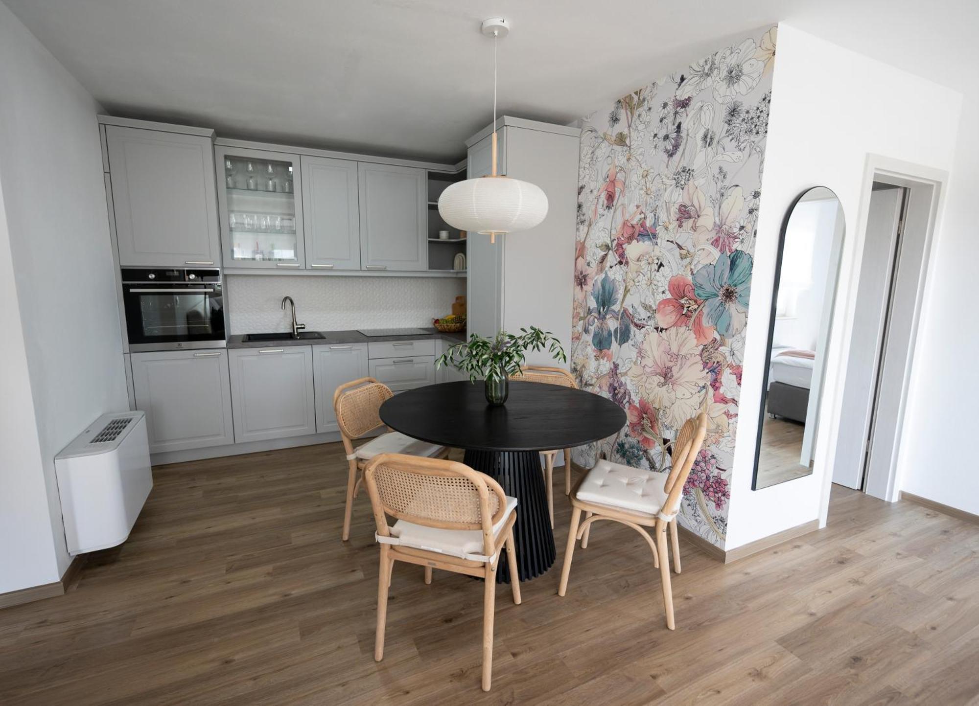 מדולין Appartments Smrikve מראה חיצוני תמונה