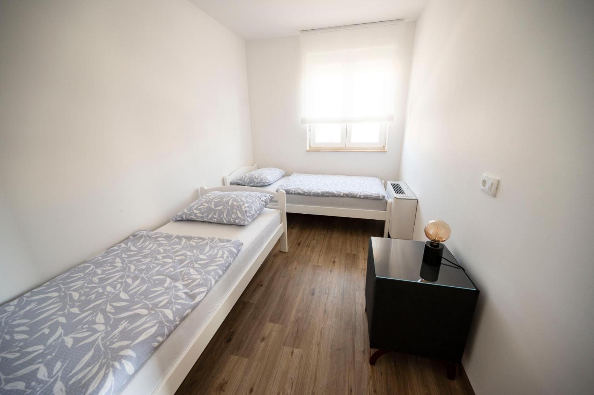 מדולין Appartments Smrikve מראה חיצוני תמונה